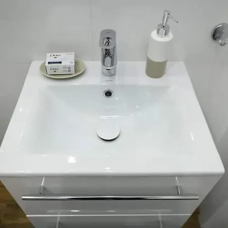 Blisko Monopolis, Centrum Apartmán Lodž