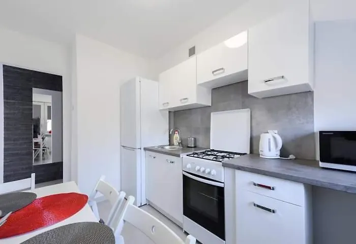 Blisko Monopolis, Centrum *